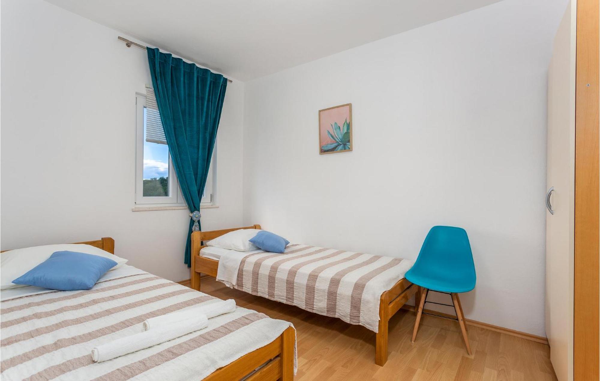 2 Bedroom Beautiful Apartment In Pinezici Zewnętrze zdjęcie